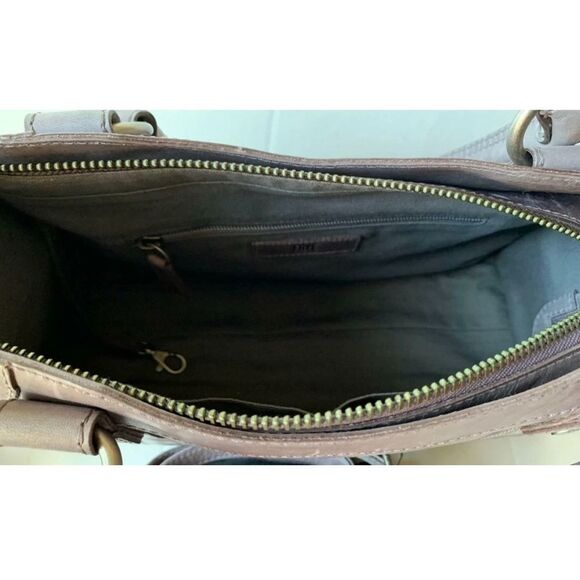 NWT $388 Frye Melissa Washed
Pull Up Leather Sachel - - Picture 5 of 10